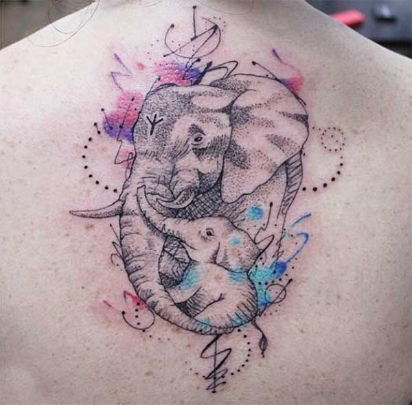tatuaggi femminile al collo 