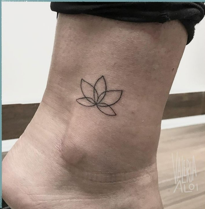 tatuaggi piccoli caviglia