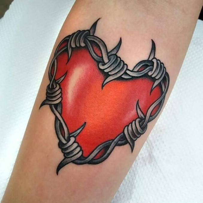 tattoo cuore spinato