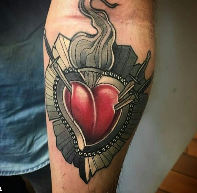 tatuaggio cuore sacro 2