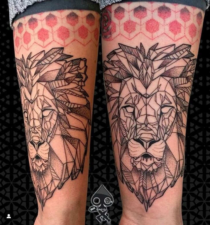 Tatuaggio geometrico leone